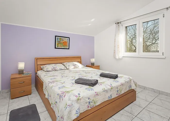 Regina 1 * 반졸레