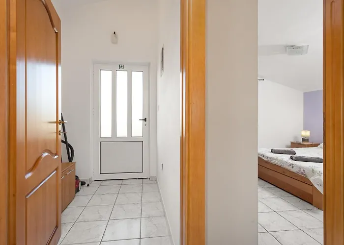 Regina 1 아파트 반졸레