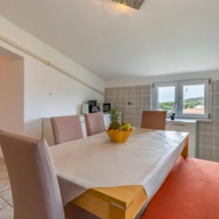 Regina 1 Apartment