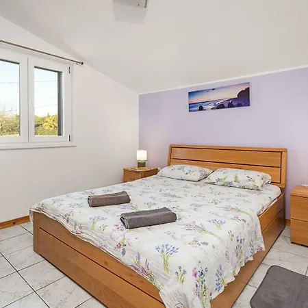 Regina 1 Lejlighed *