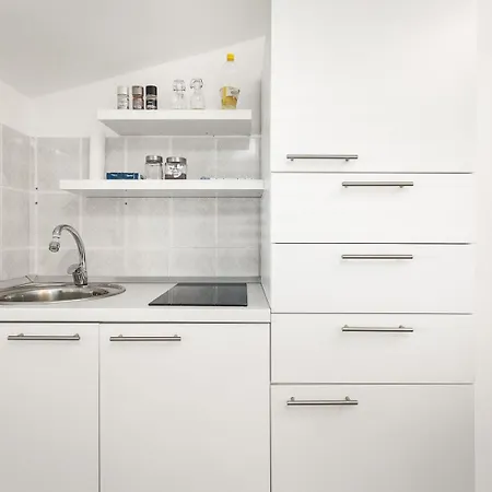Regina 1 Apartment